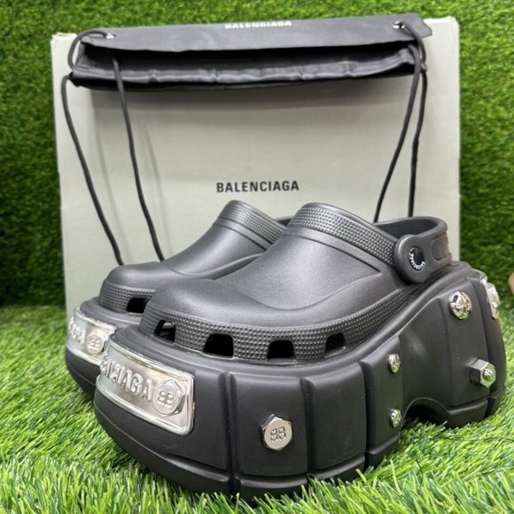 BALENCIAGA CROCS NEW HARDCROCS Fashion Black Rubber Platform Sandal Size 38 - Picture 1 of 4